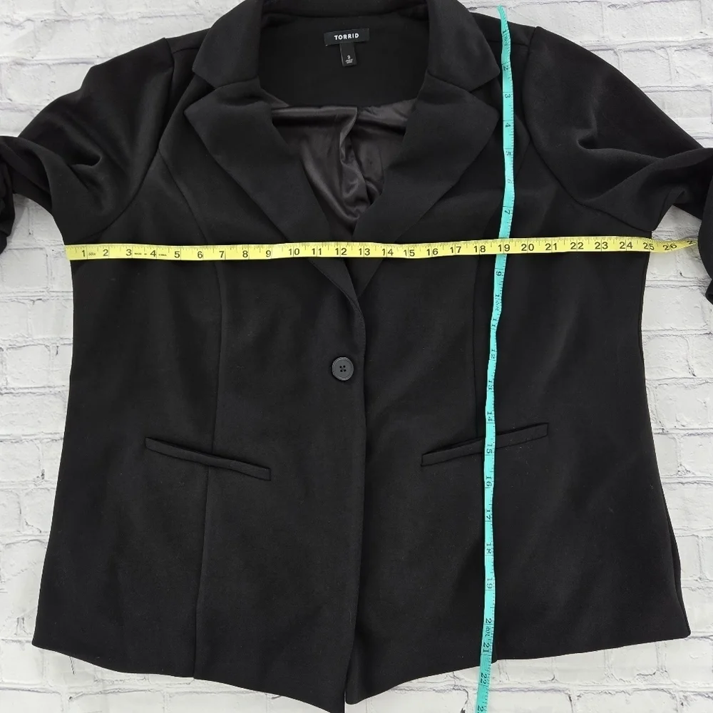 TORRID Corporate Baddie Black Blazer one Button Closure Size 3 - Picture 5 of 10